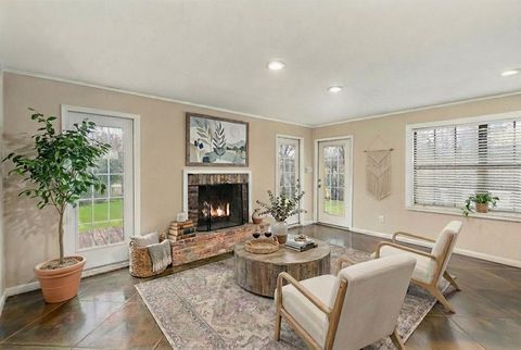 3644 W Seminary Drive Fort Worth TX 76109