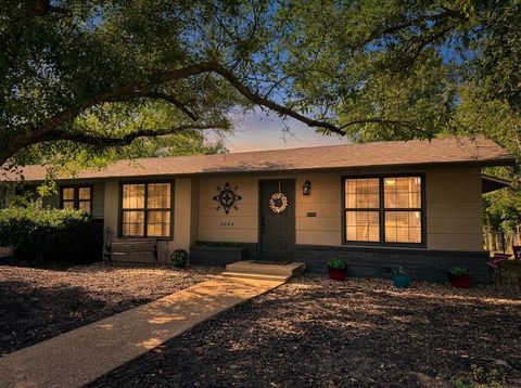 3644 W Seminary Drive Fort Worth TX 76109