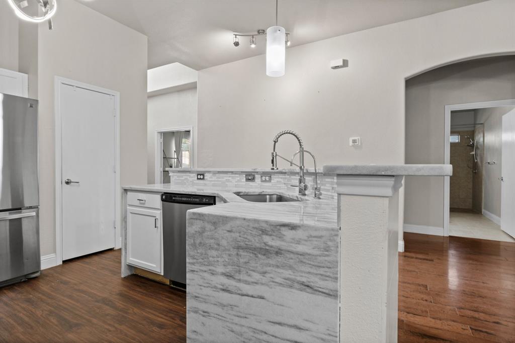 537 Shady Oaks Trail