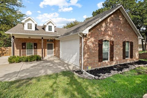 537 Shady Oaks Trail Burleson TX 76028
