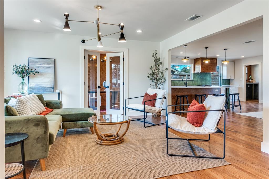 2578 Saint Francis Avenue