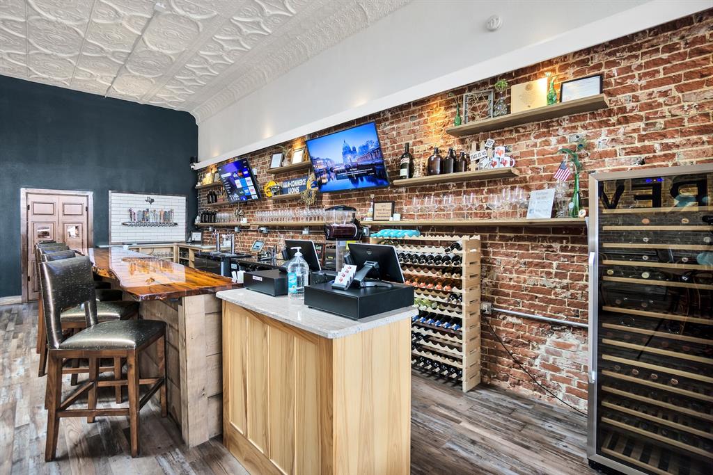 Orig Town Of Commerce - Commercial Sale