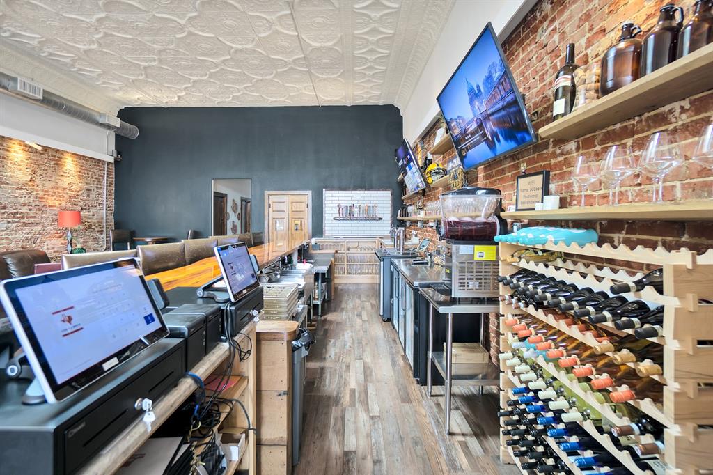 Orig Town Of Commerce - Commercial Sale