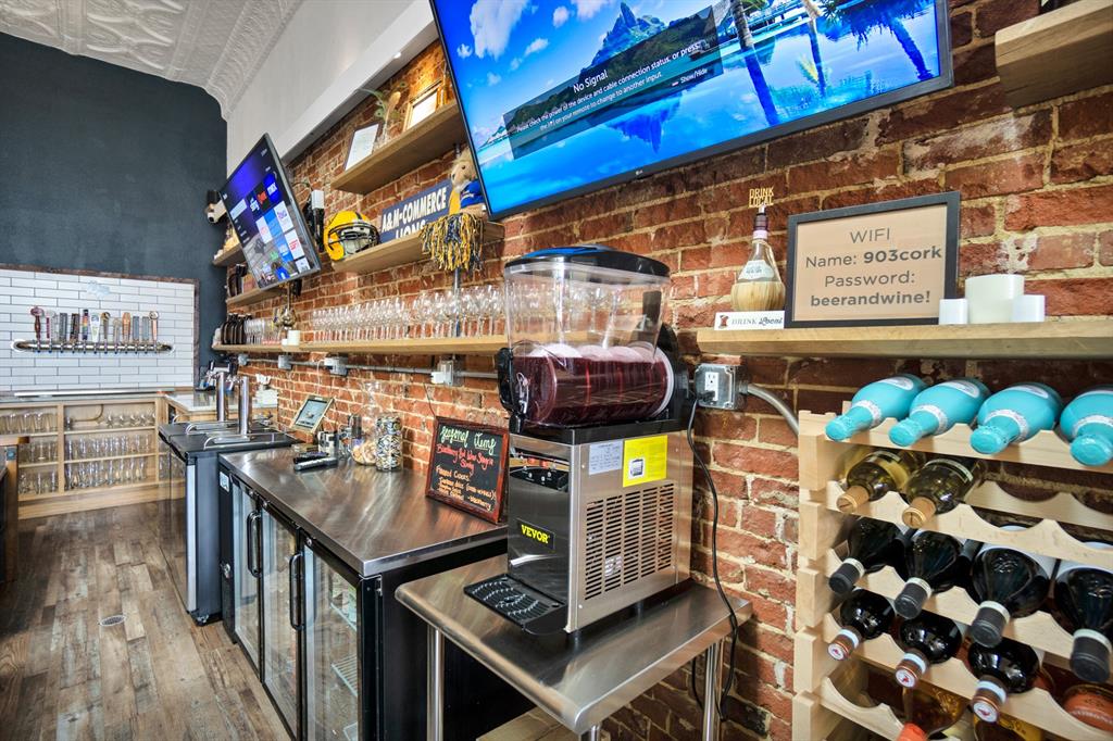 Orig Town Of Commerce - Commercial Sale