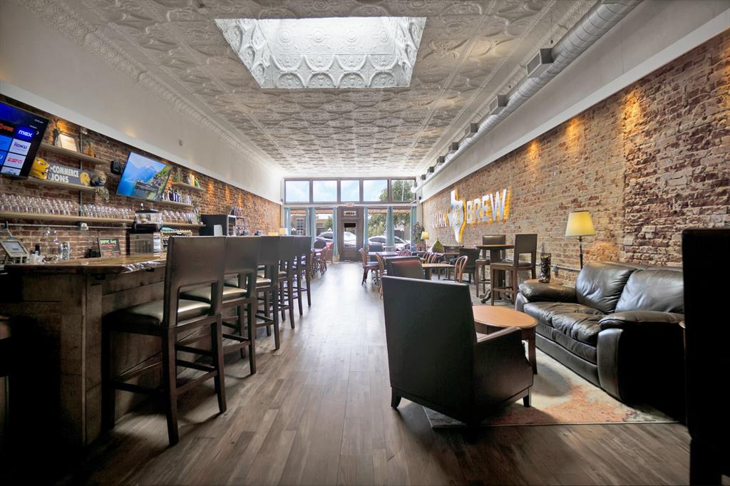 Orig Town Of Commerce - Commercial Sale