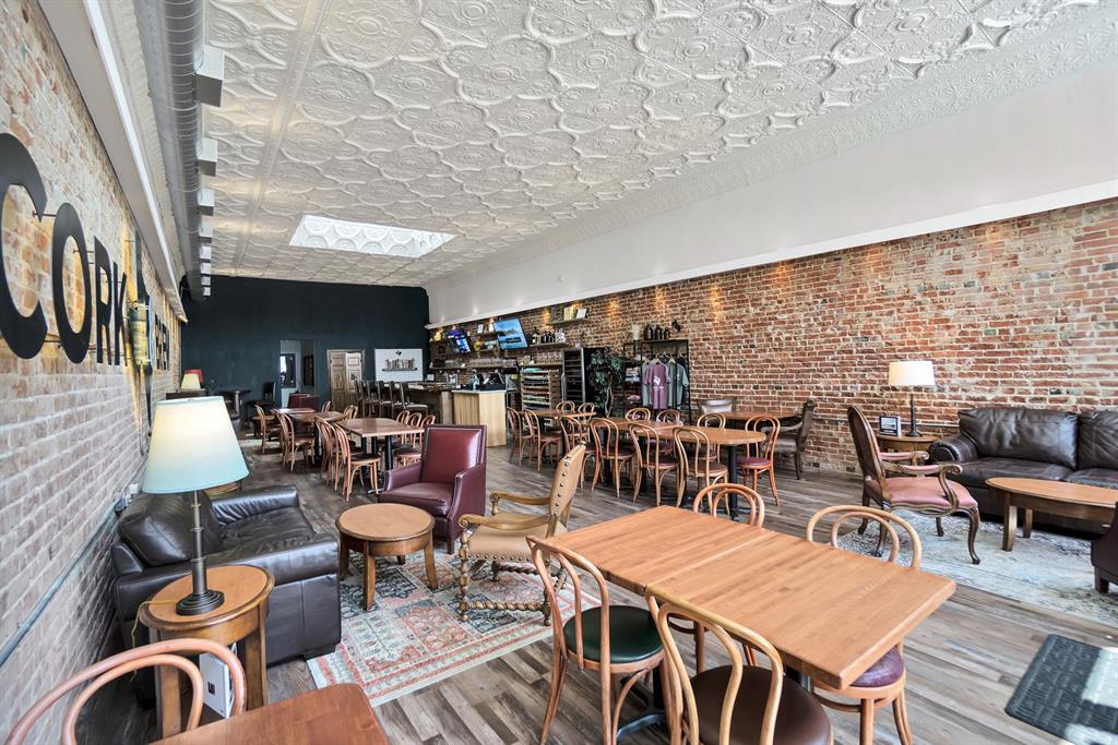 Orig Town Of Commerce - Commercial Sale