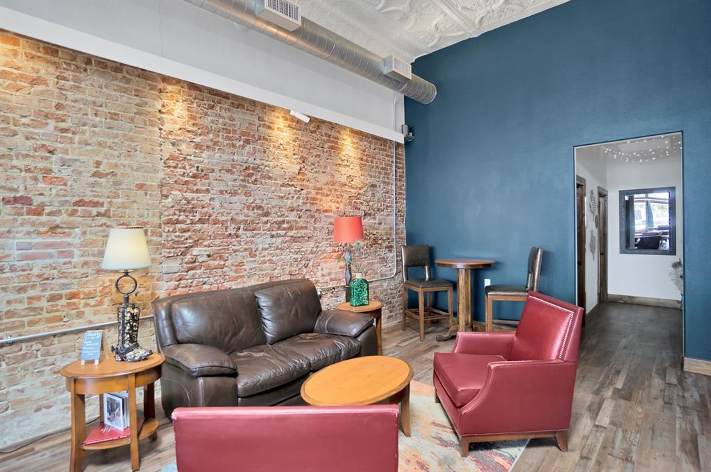 Orig Town Of Commerce - Commercial Sale