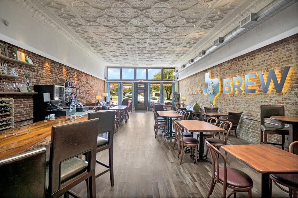 Orig Town Of Commerce - Commercial Sale