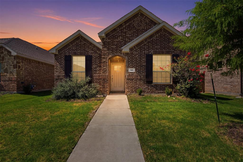 Photo of 1121 Western Yarrow Avenue, Justin, TX 76247 (MLS # 21320462)