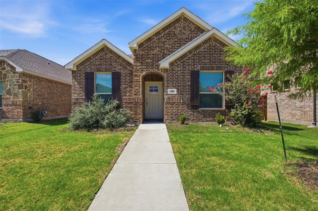Photo of 1121 Western Yarrow Avenue, Justin, TX 76247 (MLS # 21320462)