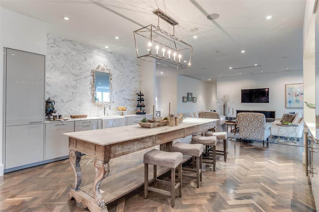 Residences At Stoneleigh Condos - Residential