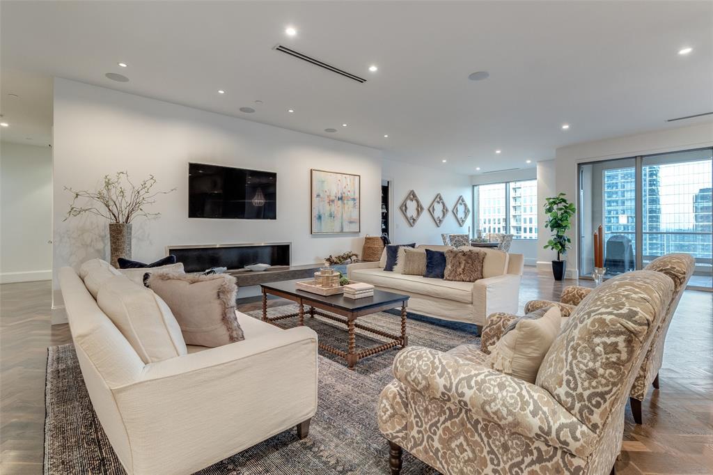 Residences At Stoneleigh Condos - Residential