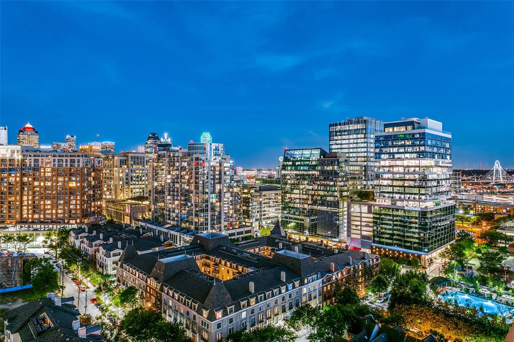 Residences At Stoneleigh Condos - Residential