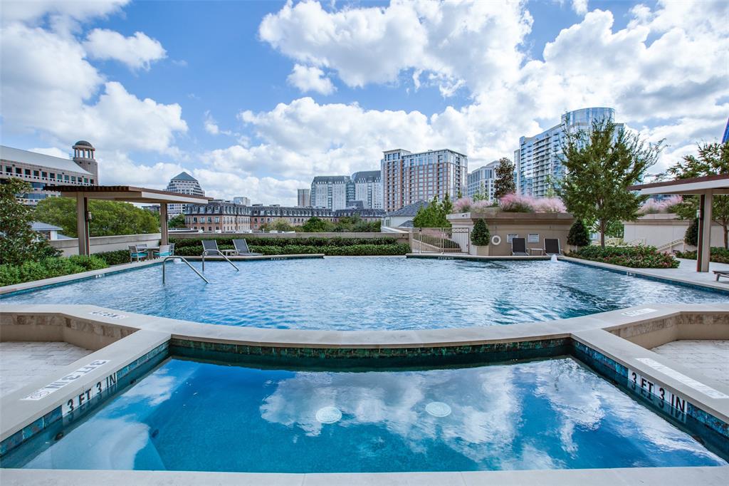 Residences At Stoneleigh Condos - Residential