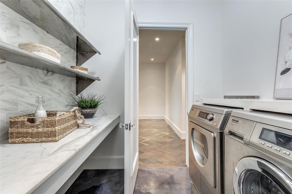 Residences At Stoneleigh Condos - Residential