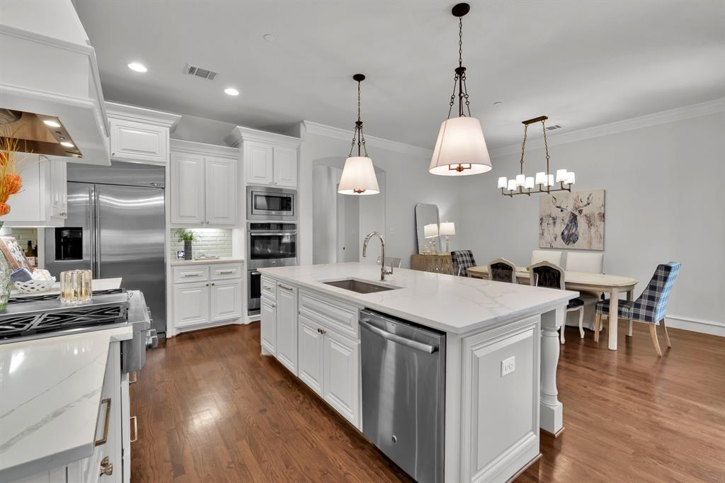 1713 Riviera Lane