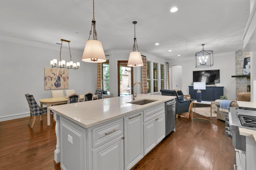1713 Riviera Lane