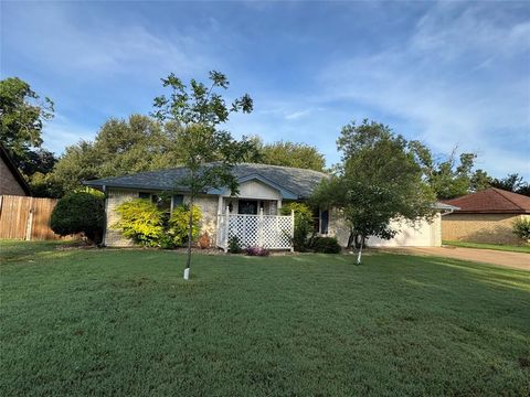 Photo of 1104 Dove Hollow Road, Granbury, TX 76048 (MLS # 21331591)