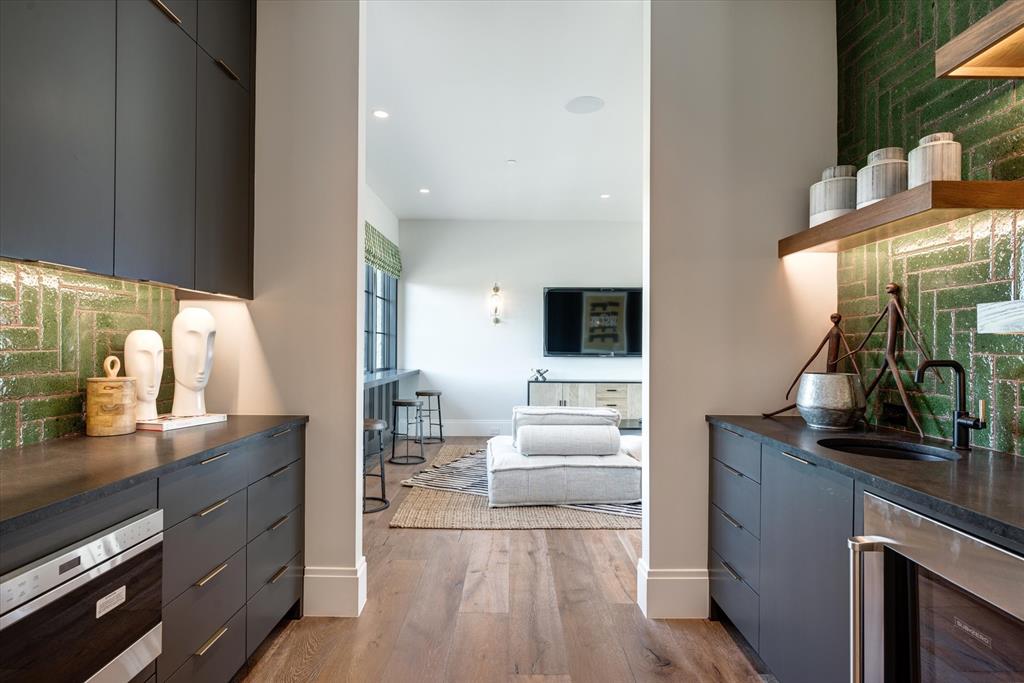 Oak Alley - Residential