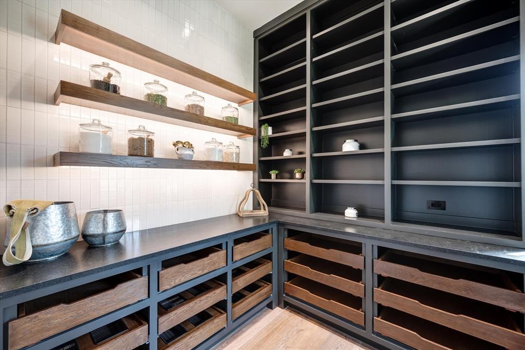 Oak Alley - Residential