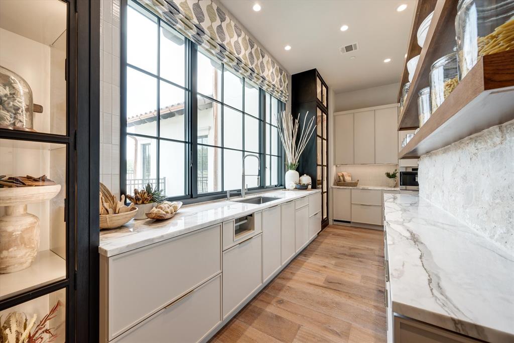 Oak Alley - Residential