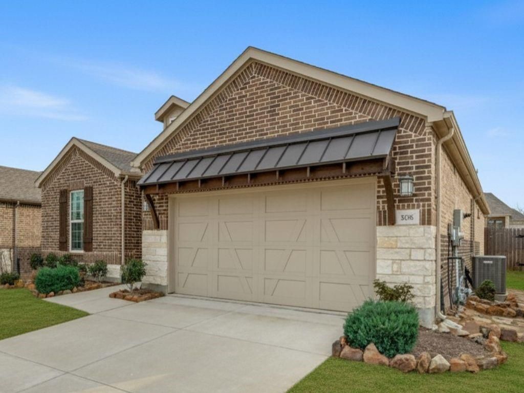 Photo of 308 Sleepy Willow Lane, McKinney, TX 75071 (MLS # 21197151)