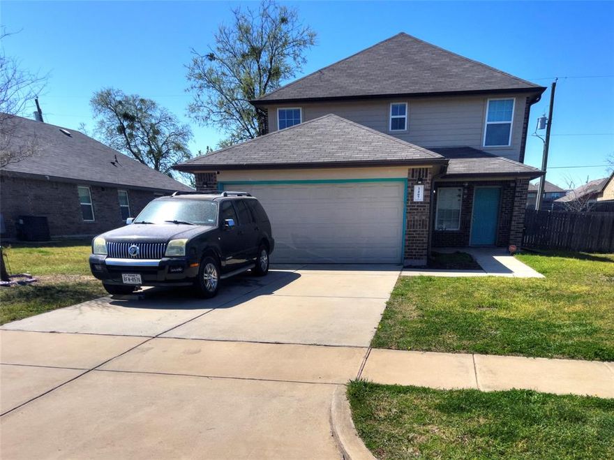 4 Bedroom, 3 bathroom home with solar panels included!  Lower your power bill! Well appointed home with master bedroom downstairs, eat-in kitchen, separate utility room for laundry, spacious upstairs den, and covered back patio.  This home is less than a minute from I-45 for easy commuting.  Look no further if you want the best value for your money.