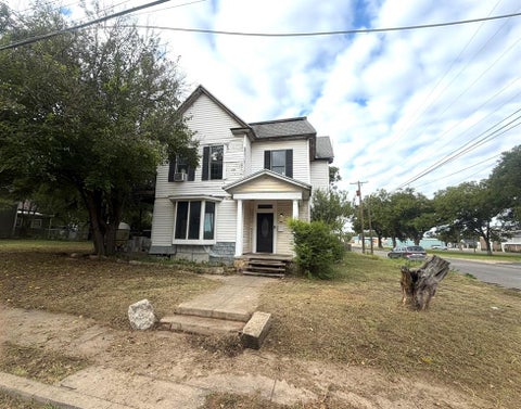 Photo of 1201 Vincent Street, Brownwood, TX 76801 (MLS # 21403653)