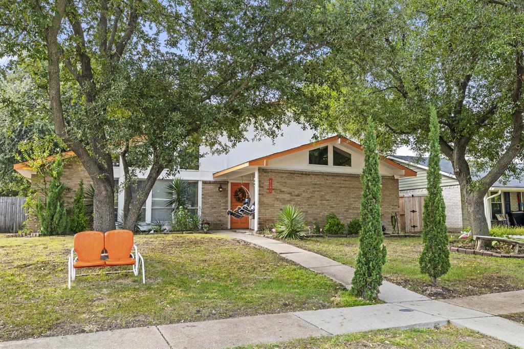 3206 Brook Glen Drive