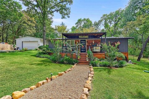 A home in Pottsboro