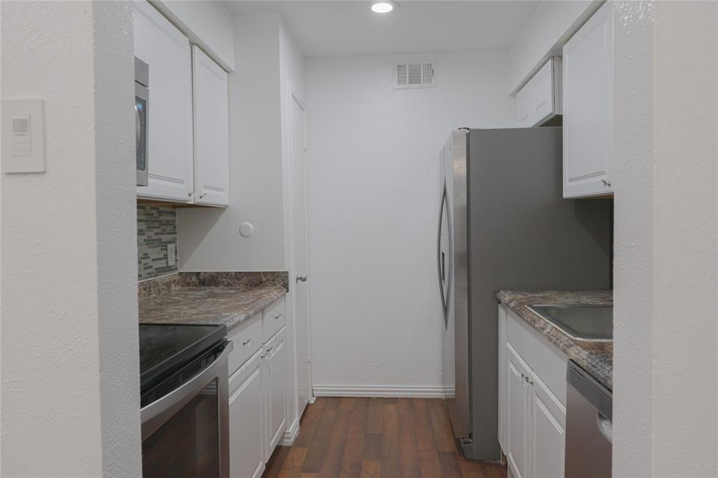 Oakhollow Condo - Residential