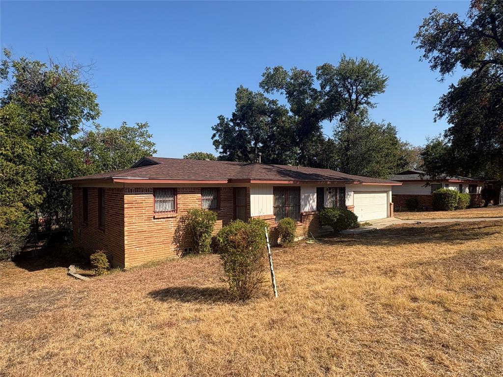 2121 Kingsdale Drive