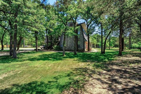 A home in Lake Kiowa