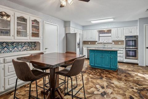 Tiny photo for 1916 Middle Glen Drive, Carrollton, TX 75007 (MLS # 21095893)
