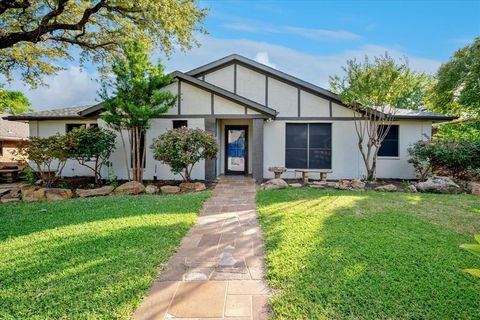 Photo of 1916 Middle Glen Drive, Carrollton, TX 75007 (MLS # 21095893) Photo of 1916 Middle Glen Drive, Carrollton, TX 75007 (MLS # 21095893)
