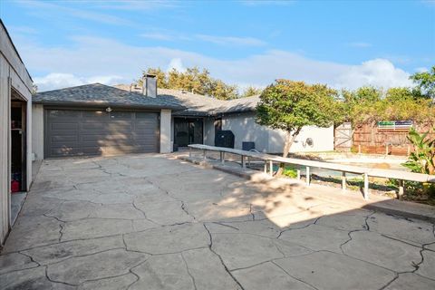 Tiny photo for 1916 Middle Glen Drive, Carrollton, TX 75007 (MLS # 21095893)