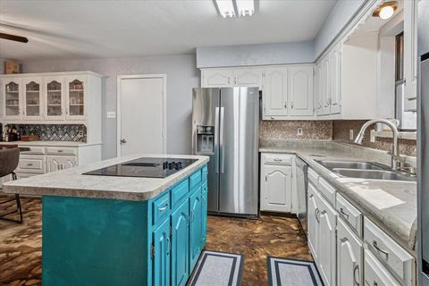 Tiny photo for 1916 Middle Glen Drive, Carrollton, TX 75007 (MLS # 21095893)