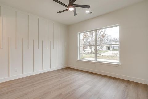 Tiny photo for 2705 Gordon Avenue, Fort Worth, TX 76110 (MLS # 21198474)
