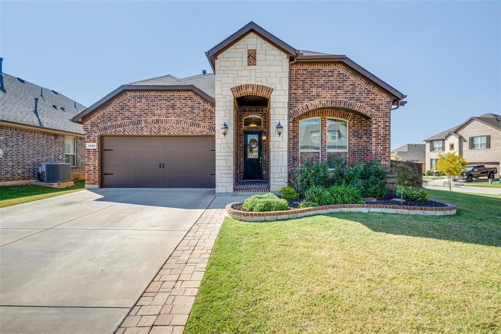 Photo of 3520 Helm Lane, Denton, TX 76210 (MLS # 21392077)