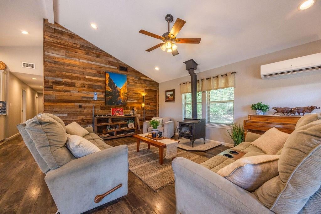 384 Fort Graham Road