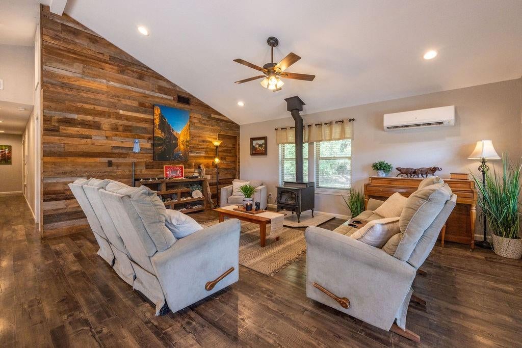 384 Fort Graham Road