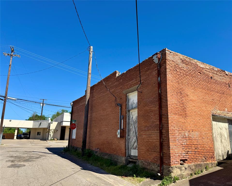 Orig Town Of Commerce - Commercial Sale