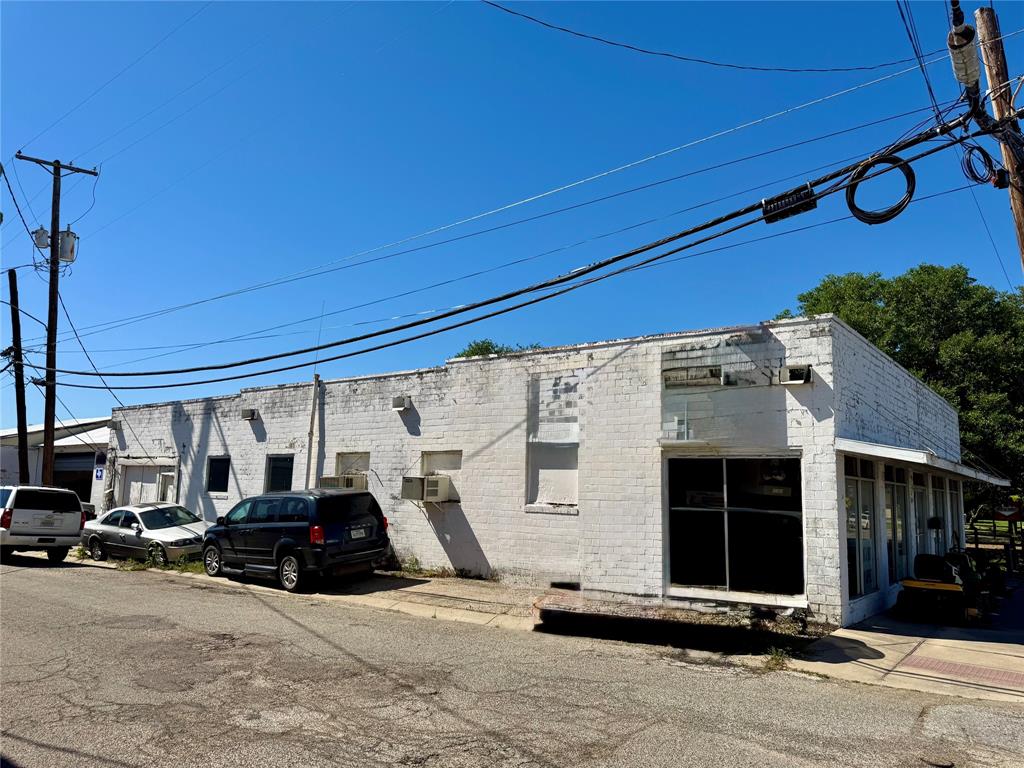 Orig Town Of Commerce - Commercial Sale