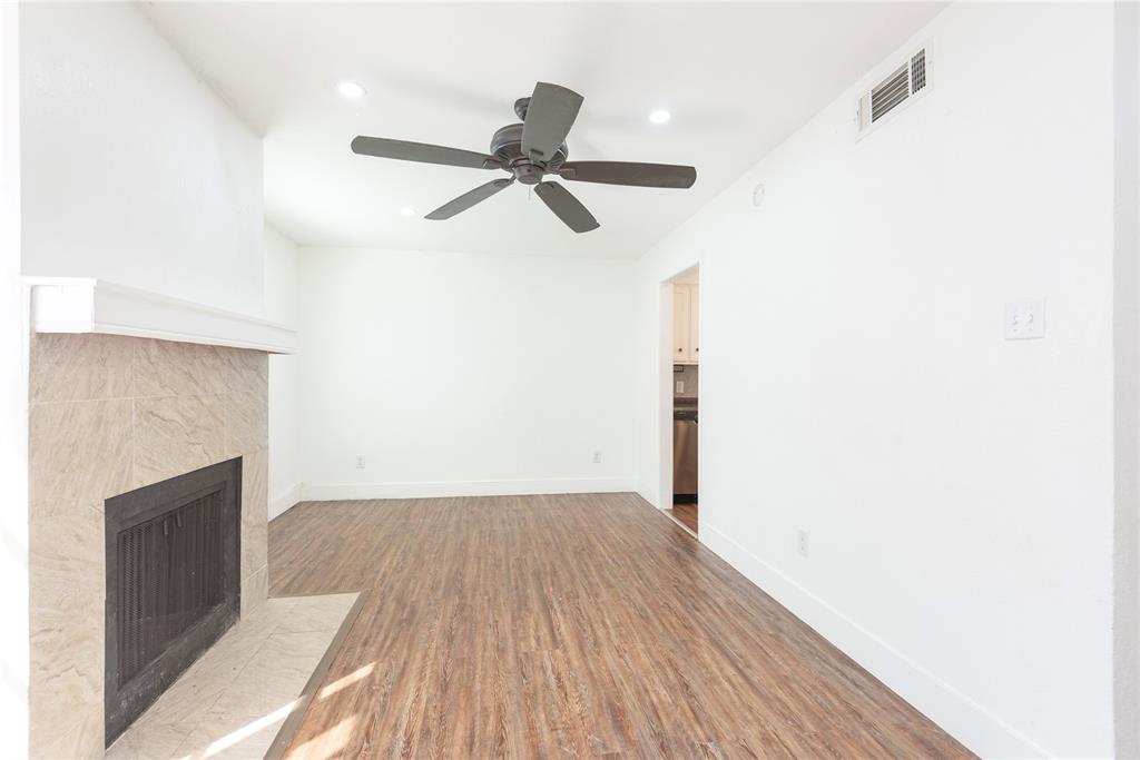 DICKSONS EASTE DALLAS - Residential Lease