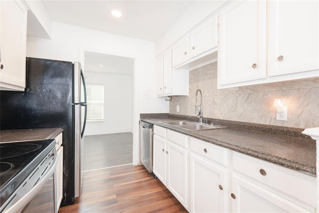 DICKSONS EASTE DALLAS - Residential Lease