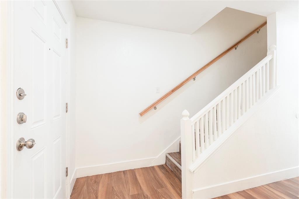 DICKSONS EASTE DALLAS - Residential Lease