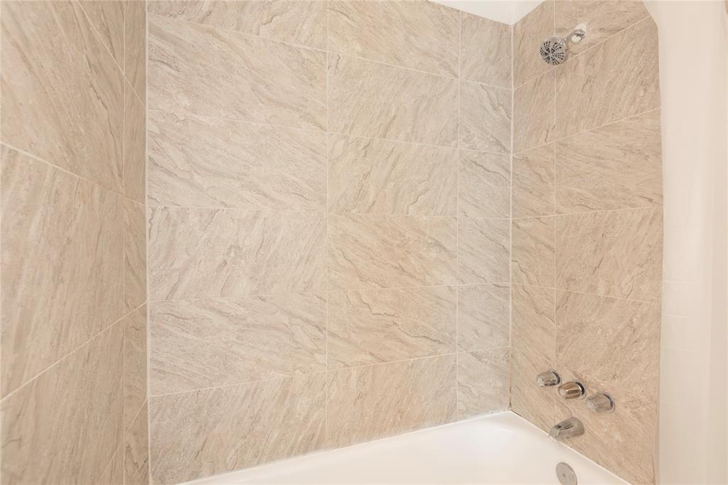 DICKSONS EASTE DALLAS - Residential Lease