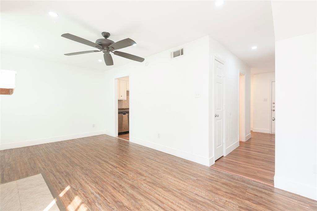 DICKSONS EASTE DALLAS - Residential Lease