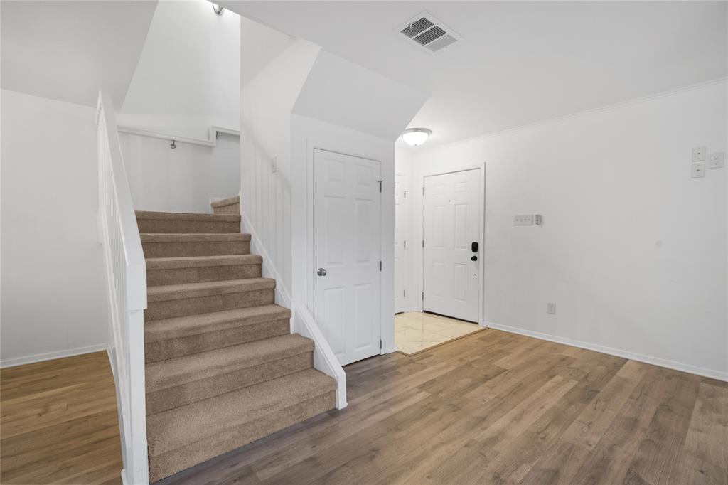 Preston Oaks Crossing Condos 01 & 02 - Residential Lease