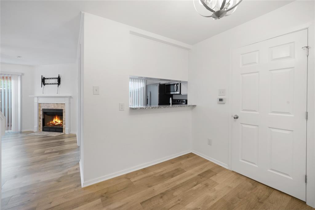 Preston Oaks Crossing Condos 01 & 02 - Residential Lease